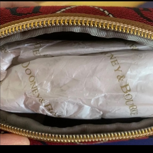 - Dooney and bourke cosmetic pouch - Picture 4 of 4